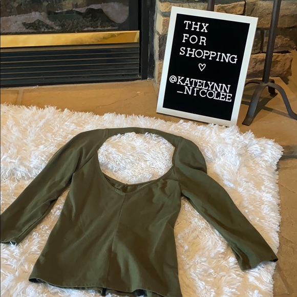 Victoria’s Secret open back, 3/4 sleeve shirt - Picture 4 of 4